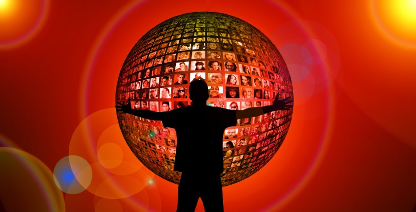 PBay_hug-2709639_1920 (Small)